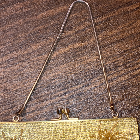 Exquisite vintage gold beaded evening bag with strap. - Picture 5 of 5